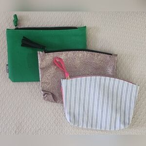 Mini cosmetic bags, FREE! with Full-Size Cosmetic Purchase